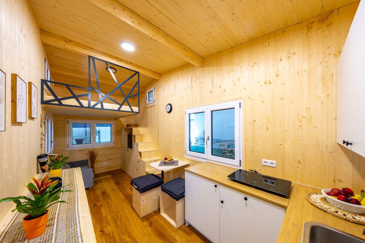 NEW HOUSING Bild