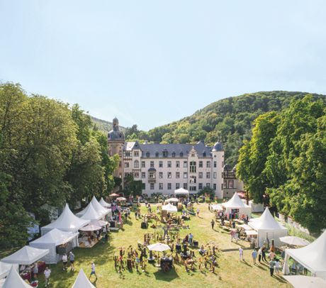 Herbstpartie Burg Namedy Bild