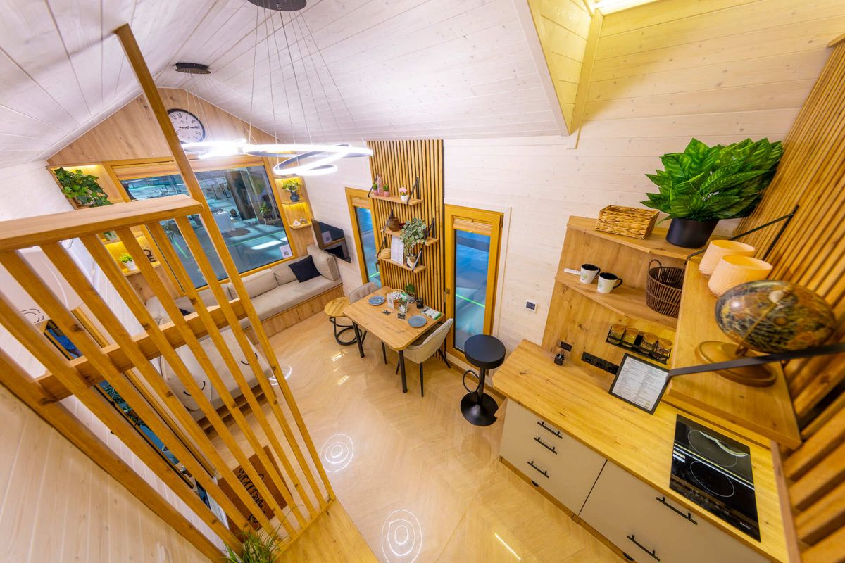 NEW HOUSING Bild