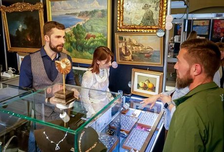 ART meets ANTIQUE Bild