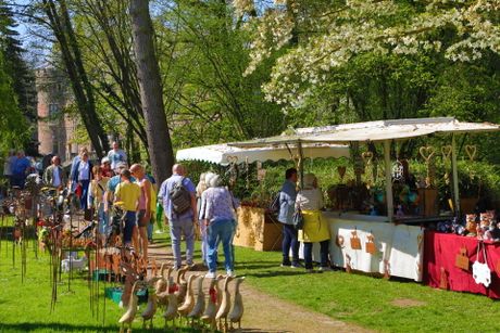 Schlossfrühling Schloss Paffendorf Bild