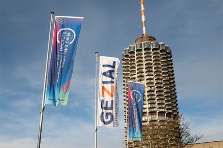 Galerie, BECAUSE WE CARE