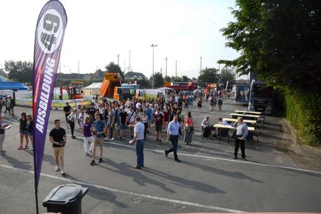 Galerie, AUSBILDUNG 49