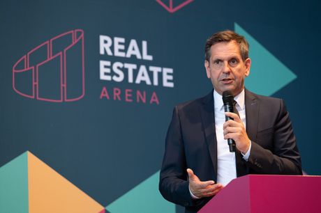 Galerie, Real Estate Arena