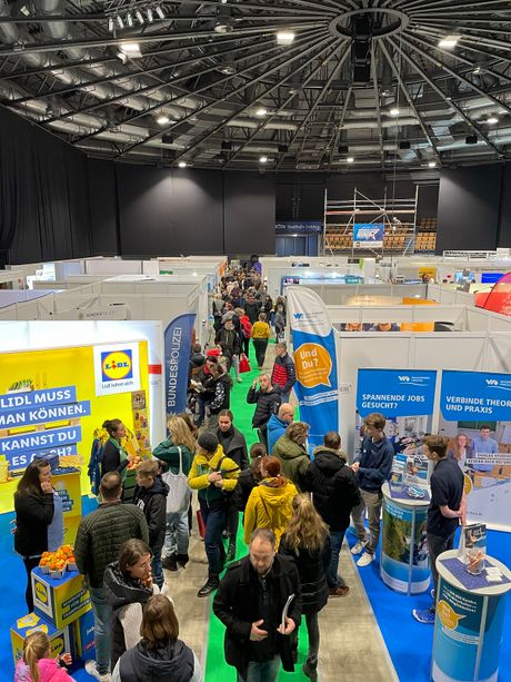 Galerie, BILDUNG & BERUF ZWICKAU