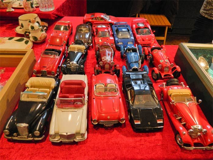 Galerie, Antikmarkt & Design Leer